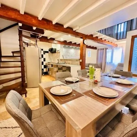 Les Remparts Holiday home *